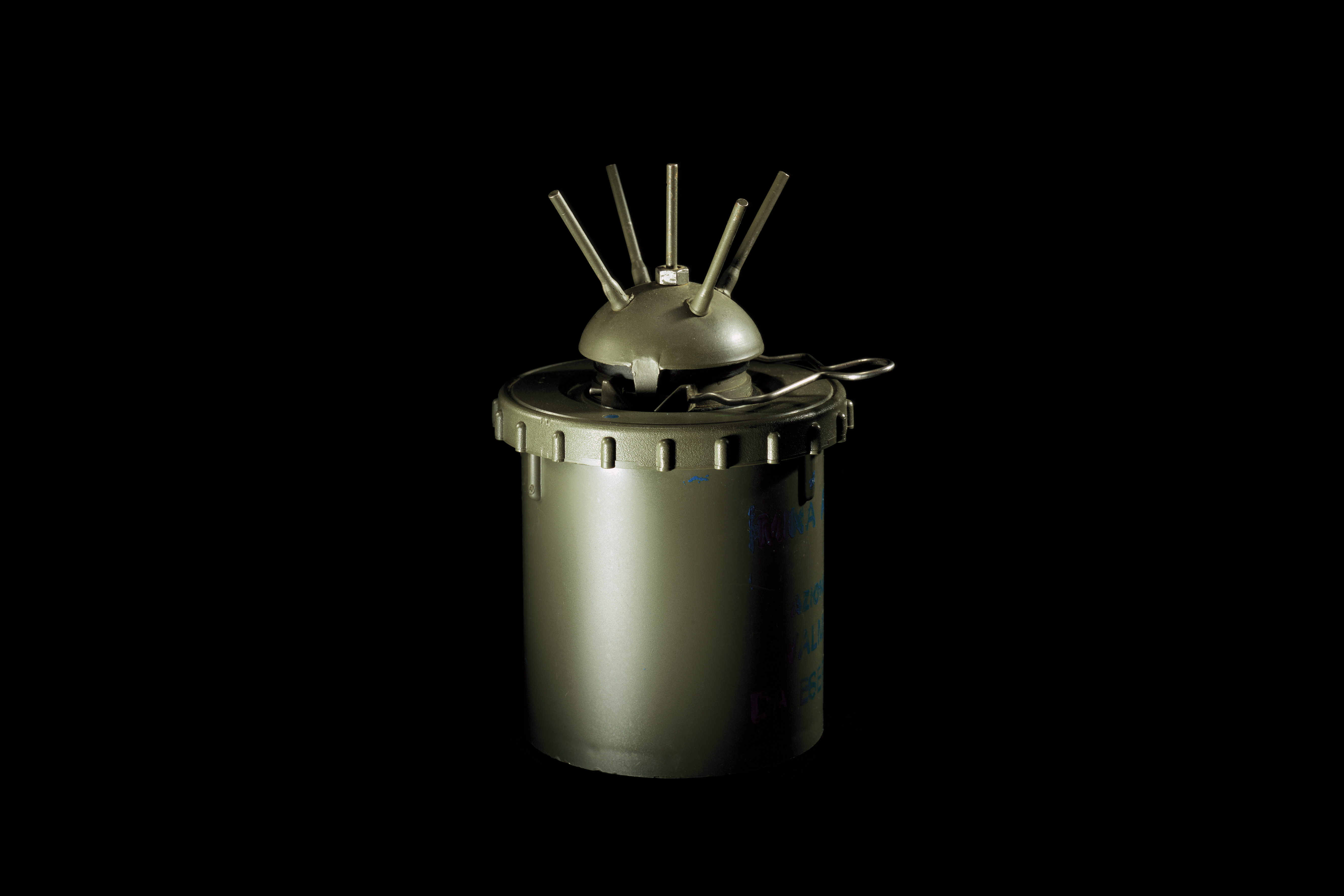 ap-12_v69-it-hd.jpg
