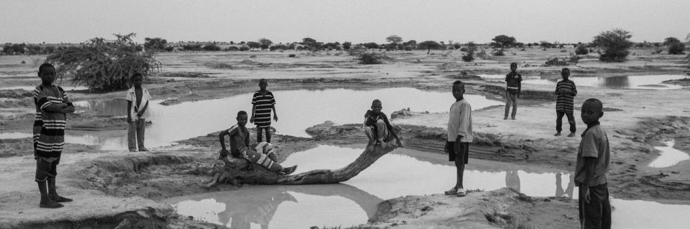 This photograph was taken in Belbedji, Niger, in July 2021 by Zied Ben Romdhane. It is part of the story "Children of the Rain" and appears in the Witnesses: 50 years of Doctors Without Borders project